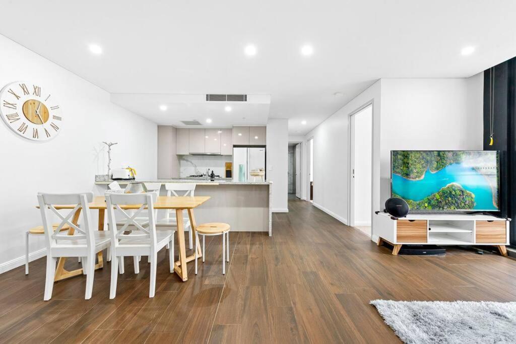 Four Bedroom Apartment With Facilities In Olympic Park Sydney Esterno foto