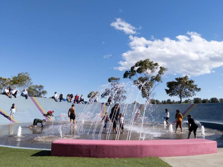 Four Bedroom Apartment With Facilities In Olympic Park Sydney Esterno foto