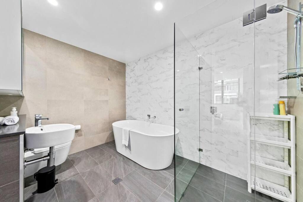 Four Bedroom Apartment With Facilities In Olympic Park Sydney Esterno foto
