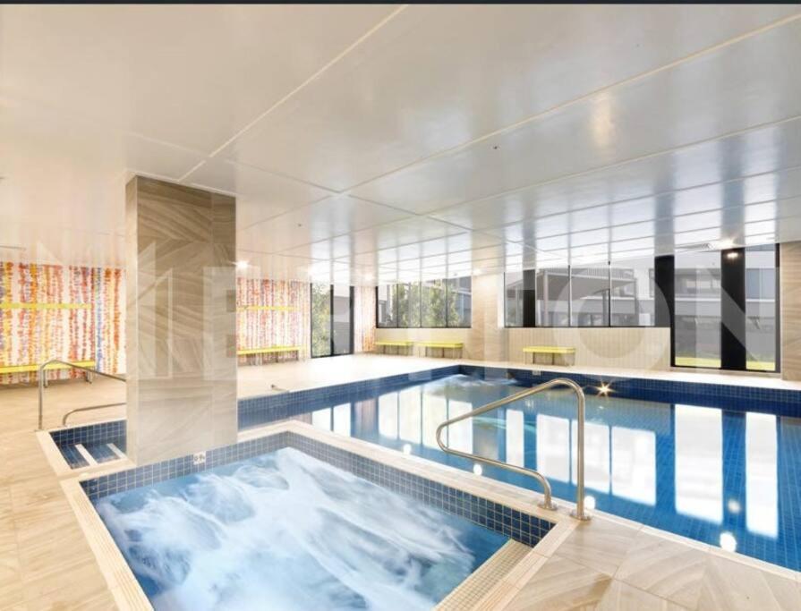 Four Bedroom Apartment With Facilities In Olympic Park Sydney Esterno foto
